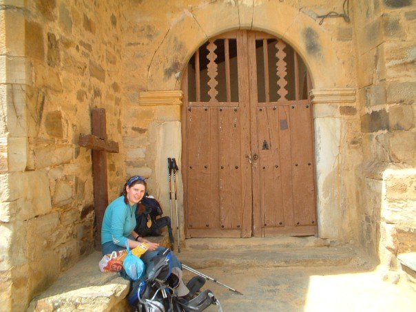 Eating lunch in the church porch at El Ganso